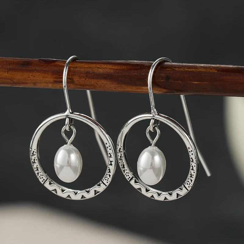 Vintage Minimalist Hang Imitation Pearl Hollow Circle Dangle Earring for Women Elegant Temperament Wedding Banquet Jewelry Gifts
