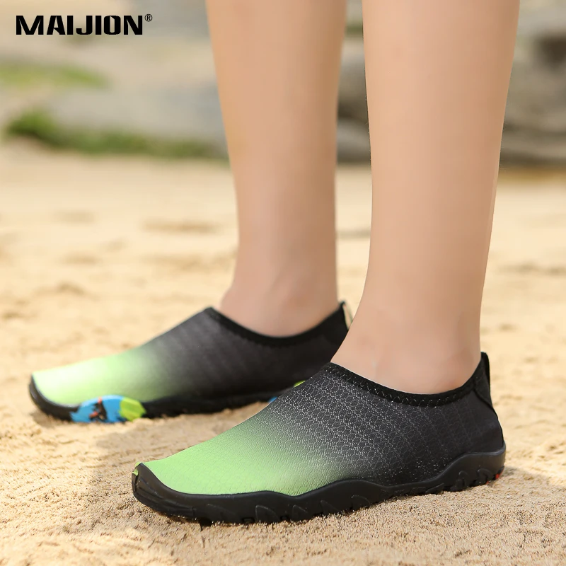 

Unisex Swimming Aqua Shoes Women Light Breathable Beach Wading Shoes Men Quick Dry Water Sports Shoes for Diving Surfing Boating