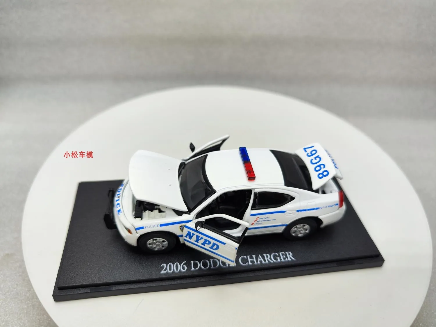 1:43 2006 Dodge Charger NYPD High Simulation Alloy Car Model Collectible Toy Gift Souvenir Display Ornament W1222