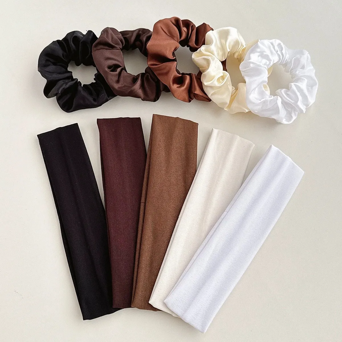 Four Seasons Solide Sport-Stirnbänder für Damen, Fitness, Laufen, Yoga, einfarbig, elastische Haarbänder, Stretch-Haar-Accessoires für Make-up – Detail 3