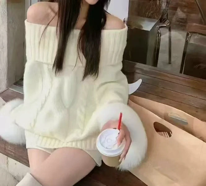 2025 شتاء جديد ملابس نسائية هوديي نصف عالية الرقبة كتف واحد تصميم محبوك سترة