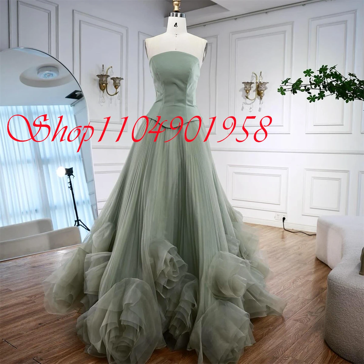 Customized Delicate Light Green Tulle Evening Dress Temperament Strapless Sleeveless Zipper Back Flowers Special Occasion Gowns