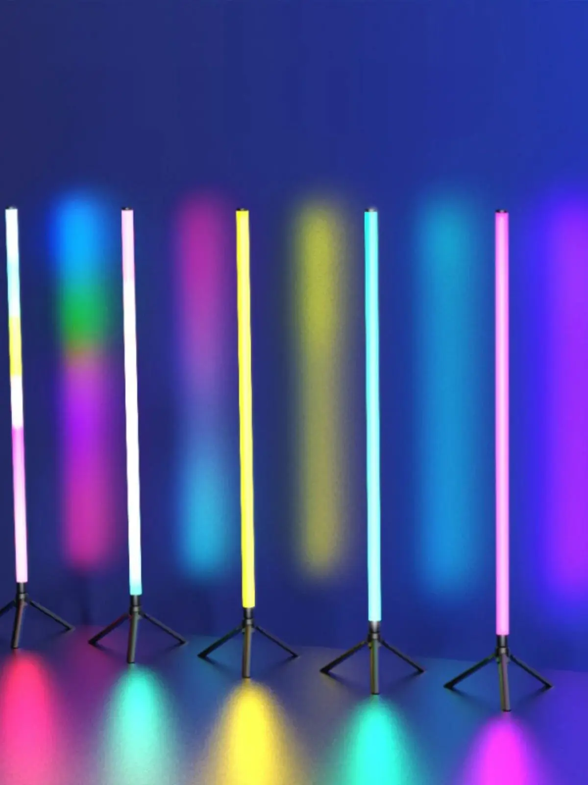 Lampe d'angle de sol USB RGBIC 360 ° Éclairage d'ambiance à intensité variable et changeant de couleur avec application Bluetooth et télécommande pour salon et chambre à coucher