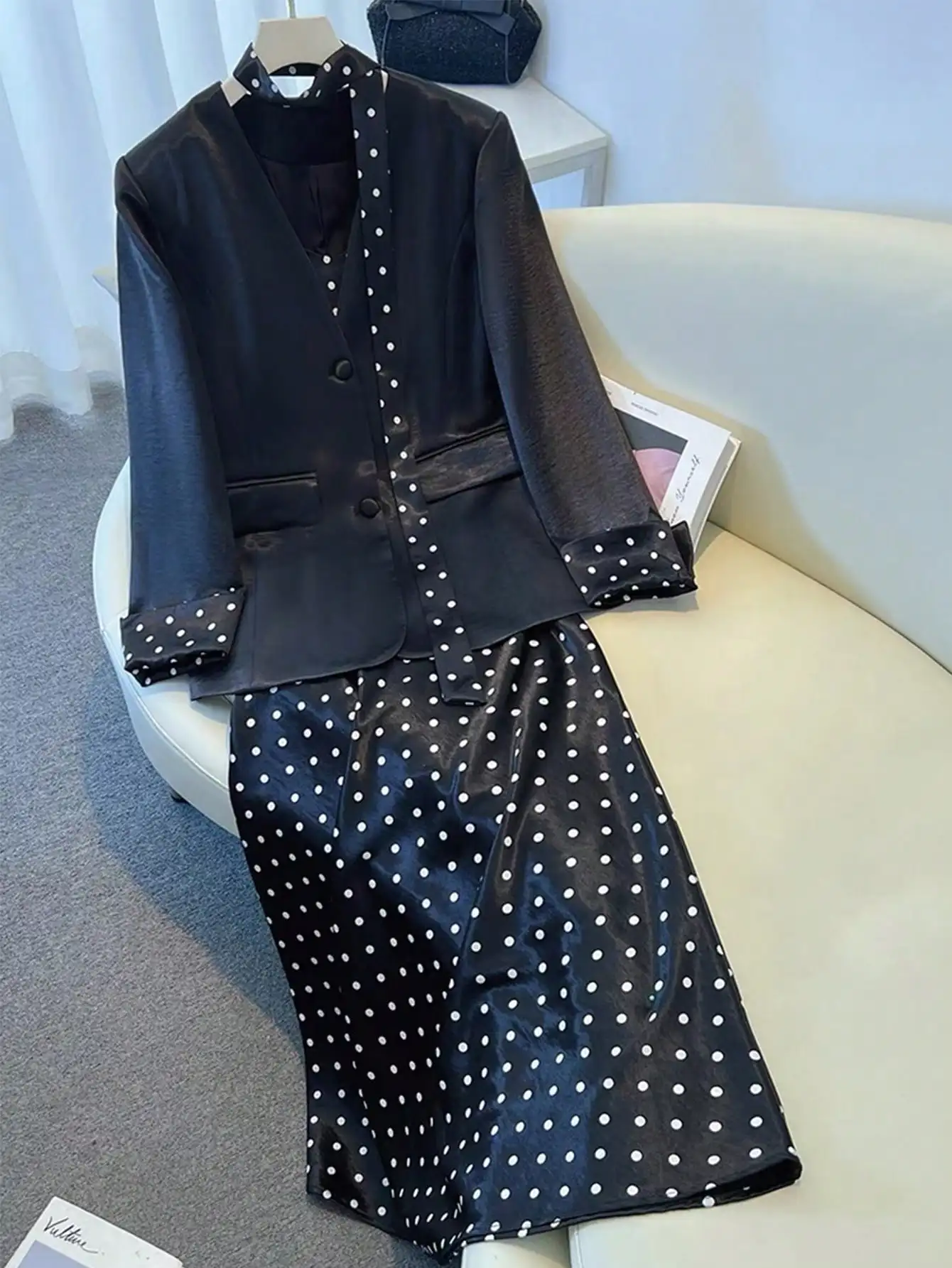 

Spring New Korean Version Two-Piece Suit Black Blazer Three-Quarter Sleeve Polka Dot Suspender Dress