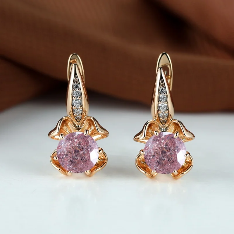 2026 New European and American Ice Through Mint Green Round Zircon, Niche Design, High-end Flower, White Temperament, Jewelry