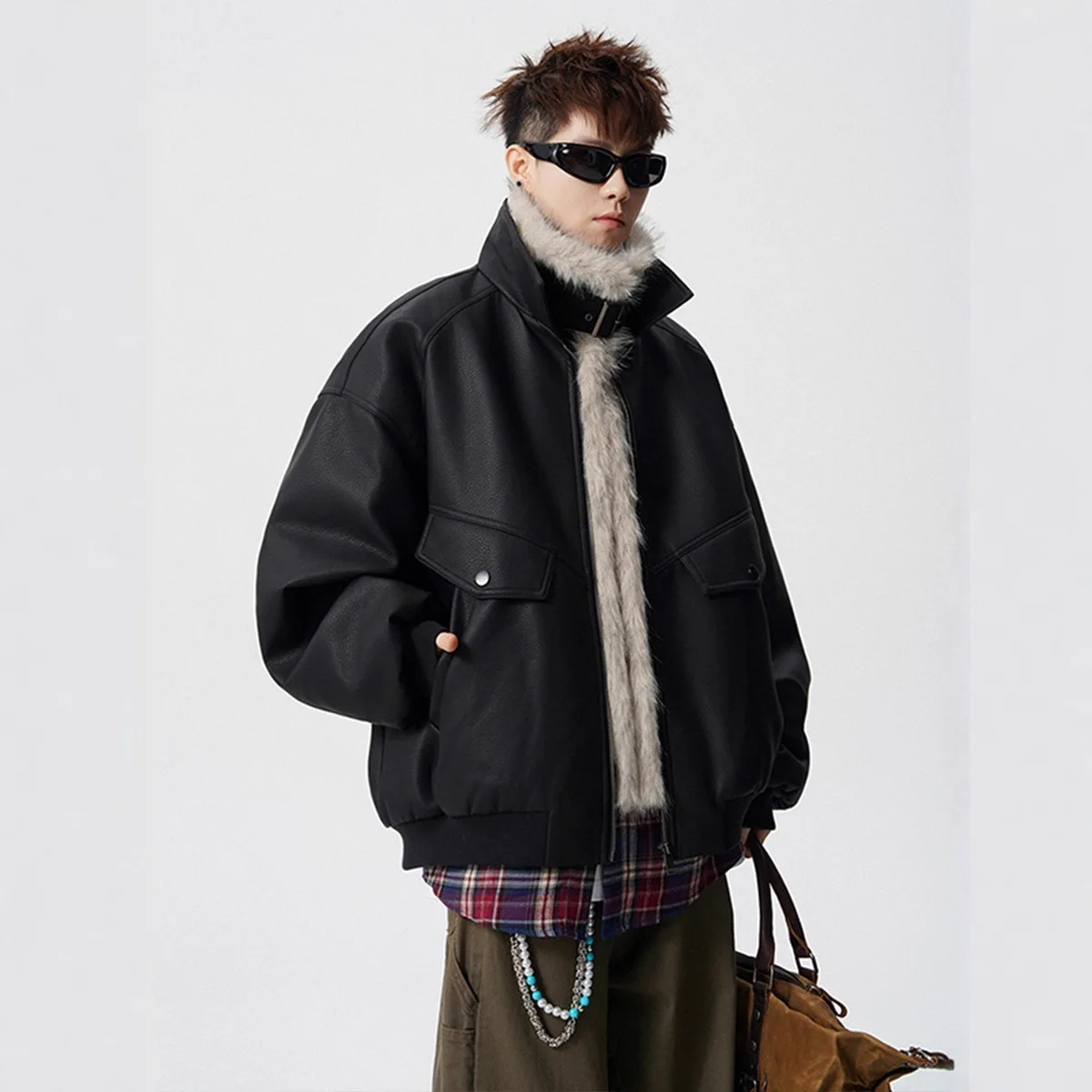 

Black Spliced ​​leather Jackets for Men and Women in Winter Comfortable and Casual Plus Velvet Cotton Clothing High Street