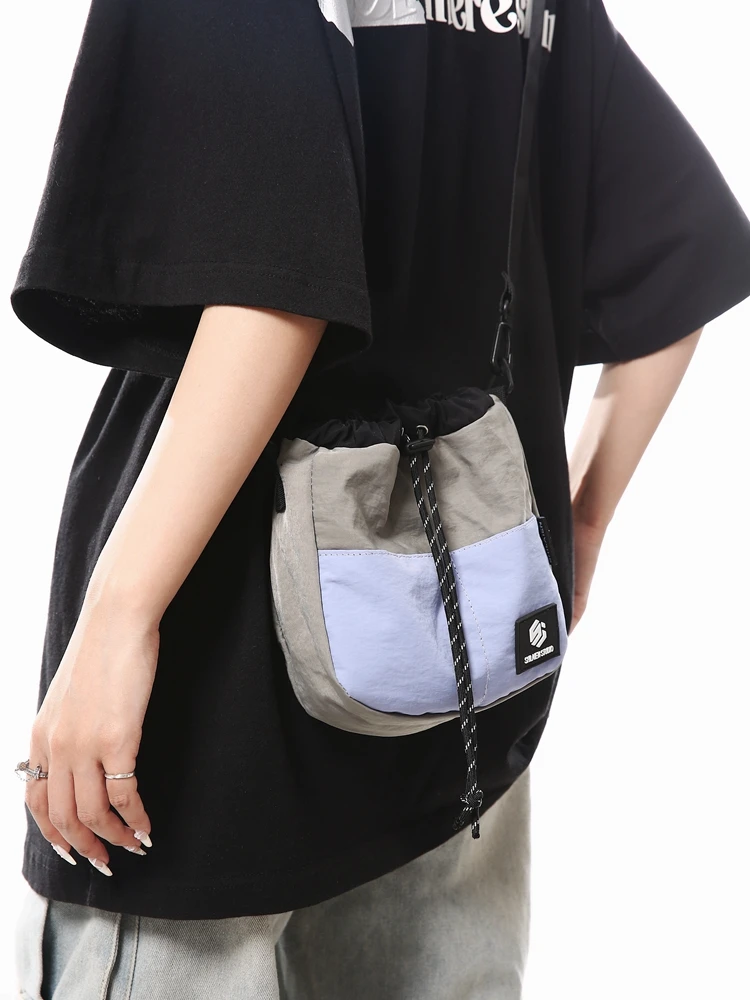 

Crossbody bag men's contrast color beam pocket fashion shoulder bag simple and light mobile phone bag card package