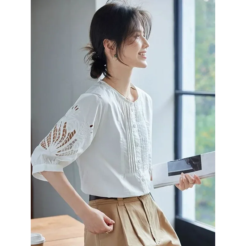 

Summer New Pure Cotton White Shirt Women's Design Embroidered Loose Top Temperament Mid-sleeve Shirt