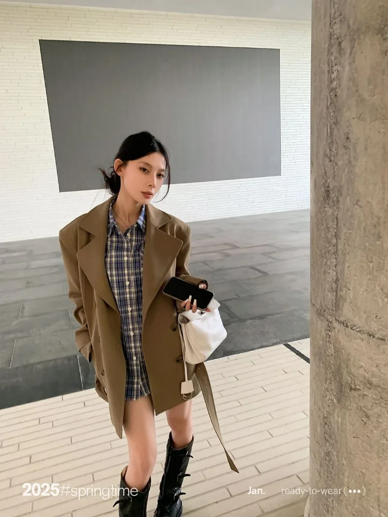 سترة نسائية فضفاضة بتصميم كلاسيكي ربيعي كاجوال بمزاج مزدوج الصدر معطف كوري متوسط وطويل