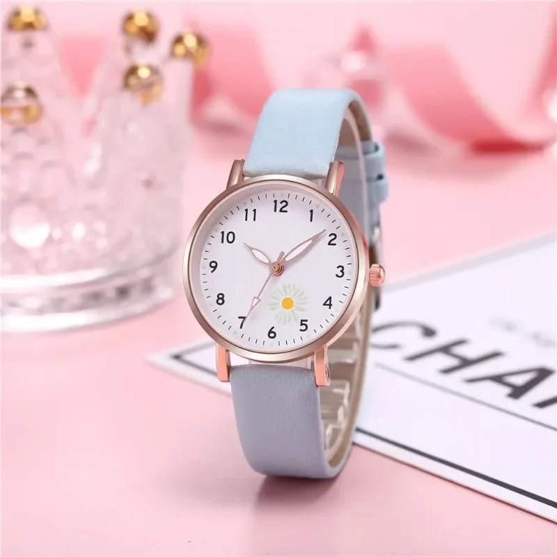 Lichte Luxe Casual Horloges Voor Vrouwen Lichtgevende Retro Vrouwelijke Nieuwe Trendy Riem Terug Licht Lederen Band Quartz Polshorloges