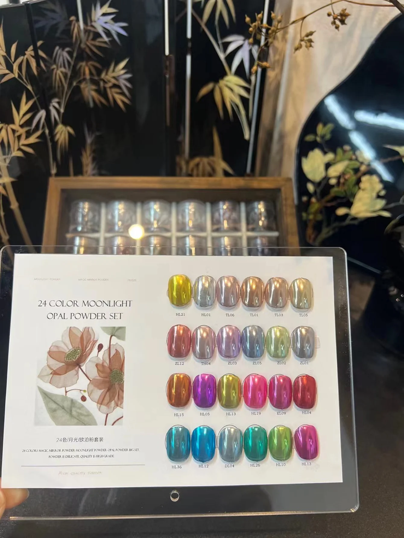 

Набор из 24 цветов магической зеркальной пудры для ногтей с цветовыми картами — очарование для нейл-арта своими руками, идеально подходит в качестве подарка на День святого Валентина.