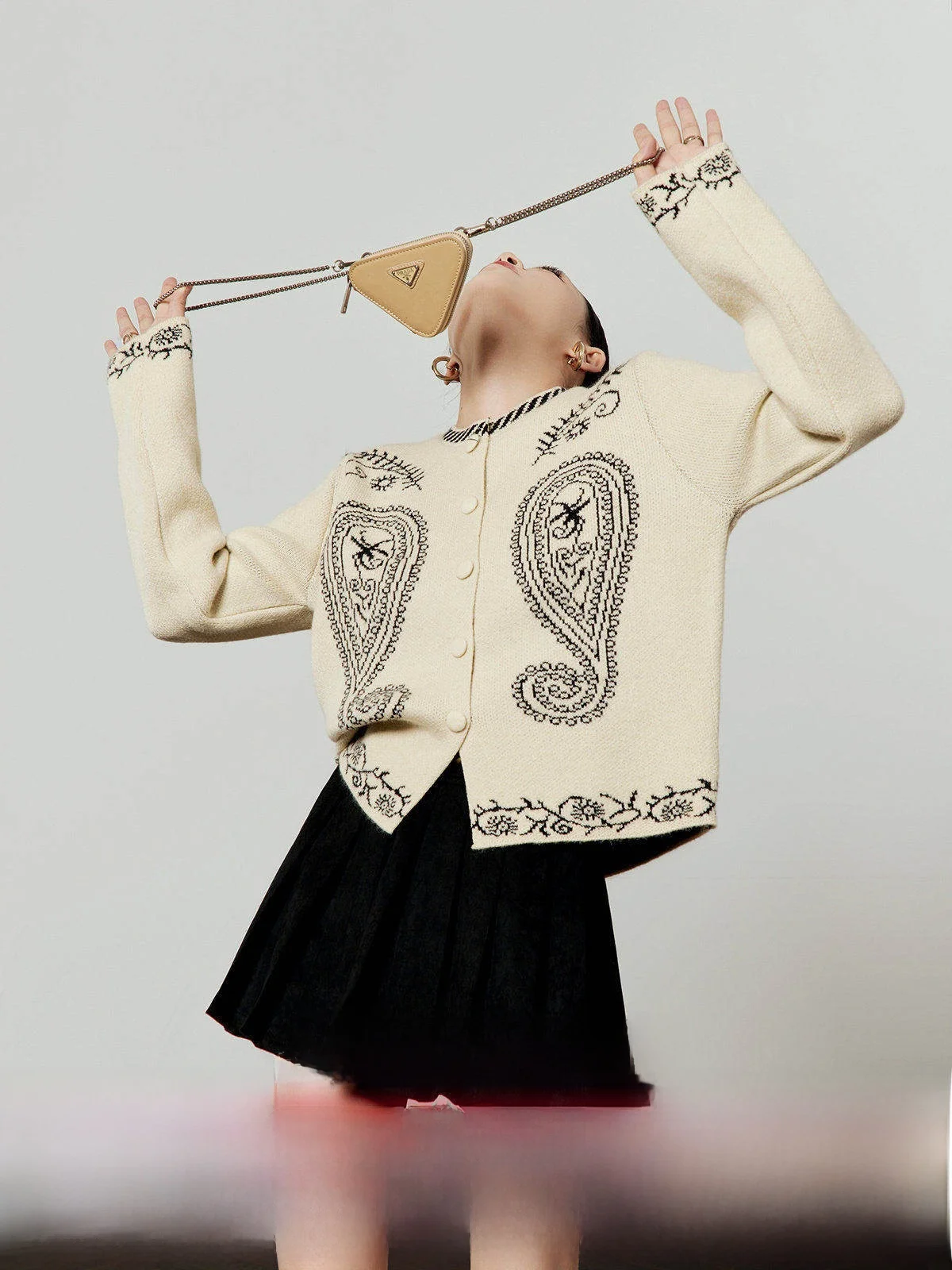 

Вязаный свитер женский свободного кроя, осенняя новинка, с вышивкой в стиле кэжуал, элегантный, теплый, длинный...