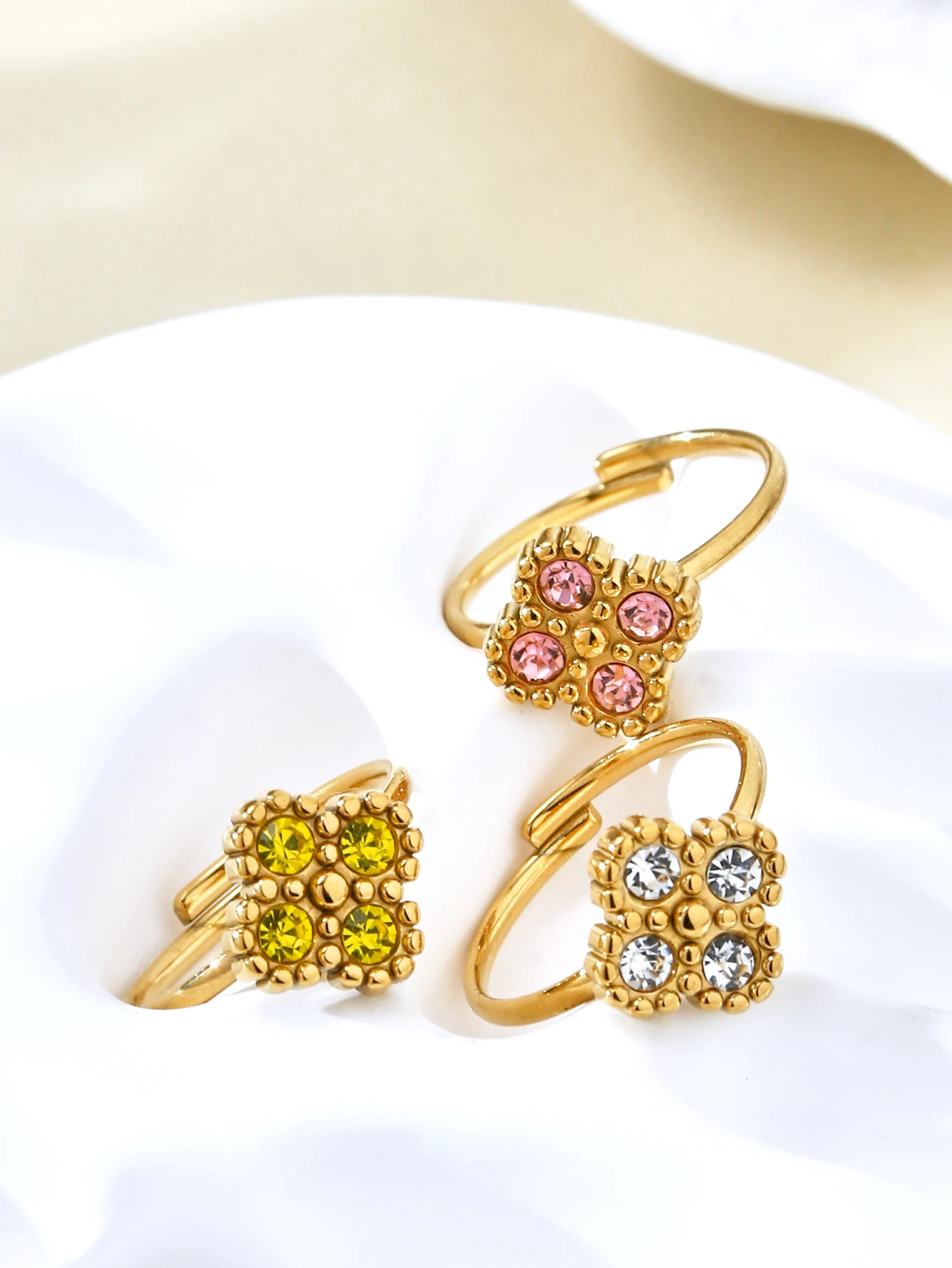 1 قطعة متخصصة شخصية الدوبامين مائة الفولاذ المقاوم للصدأ 18K مطلية بالذهب الملونة الماس البرسيم الدائري للنساء