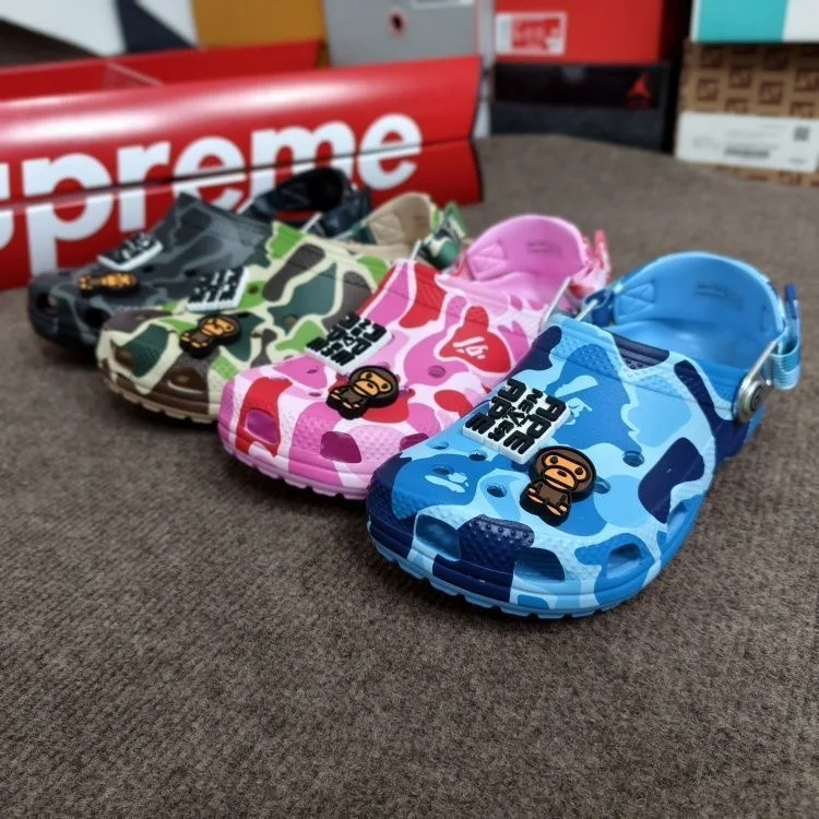 

Hot Monkey Trend Co-Branded Summer Anti-Slip Outdoor Casual Beach Shoes Hole Hole Slippers Comfortable Breathable Sandals Gifts