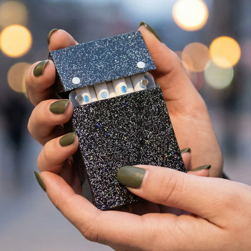 

Блестящий красочный пластиковый портсигар со звездами, модный портативный магнитный автоматический держатель для сигарет, защитный футляр для курительных принадлежностей, подарок для женщин