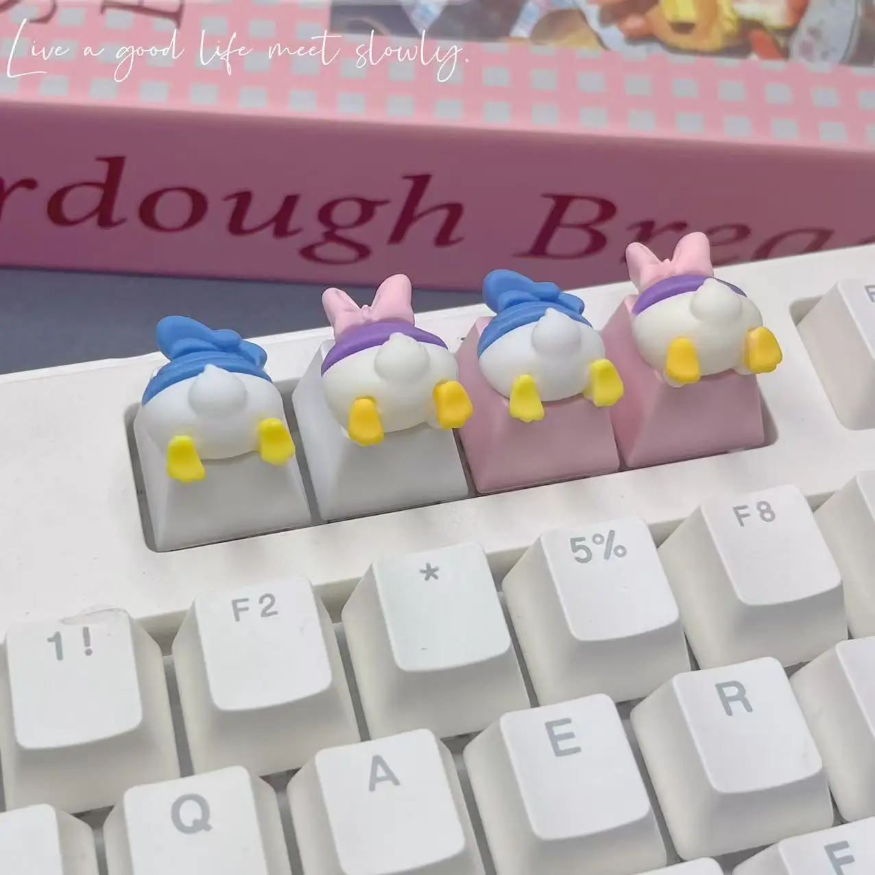 

DIY custom cartoon anime duck butt keycap resin transparent R4 ESC cross mechanical keyboard personalized gift keycap