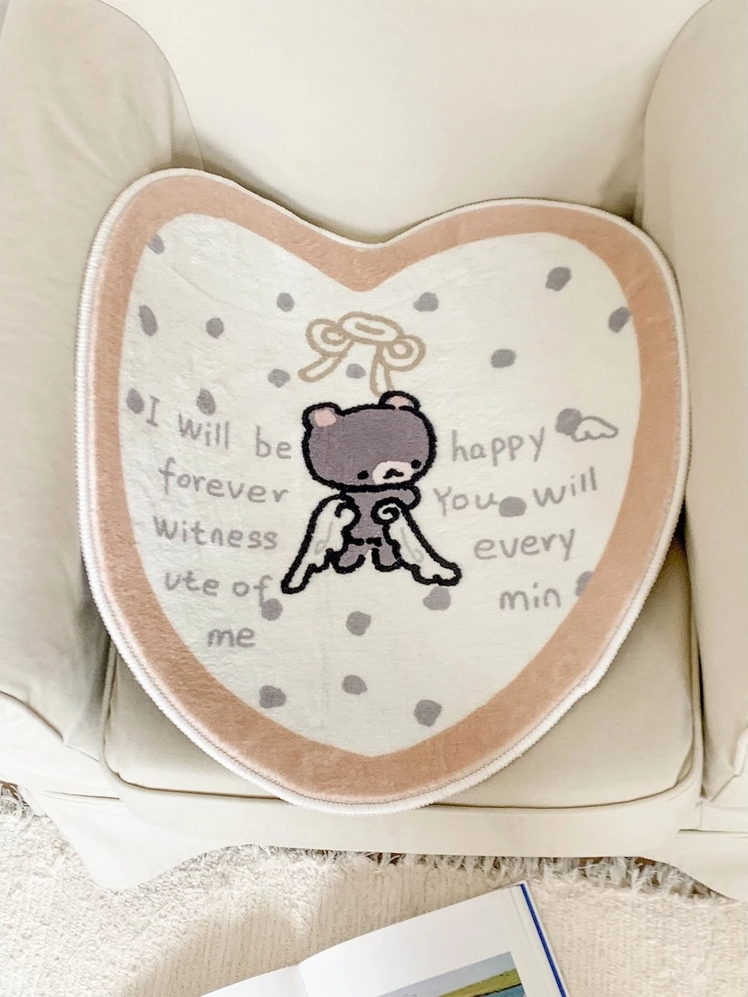 

Miji Small Bear Mamba Heart Shaped Carpet Luxury Velvet Living Room Bedroom Sofa Footstool Children's Fun Area Rug