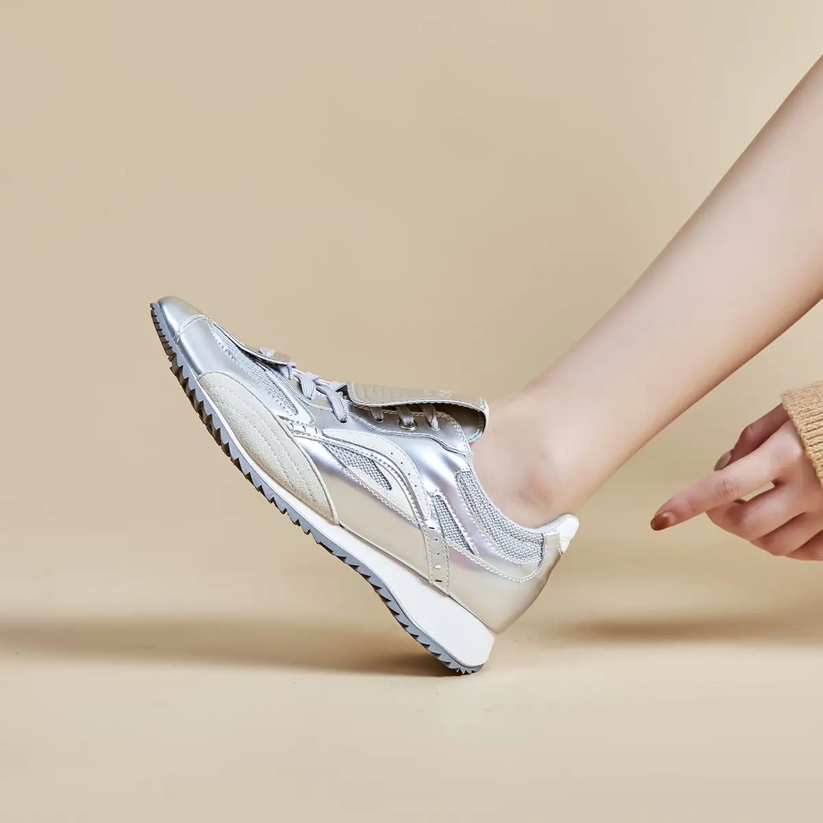 Men's Summer Breathable Mesh Shoes Lightweight Non-Slip Women's Running Sneakers Fashion Jogging Basketball Shoes