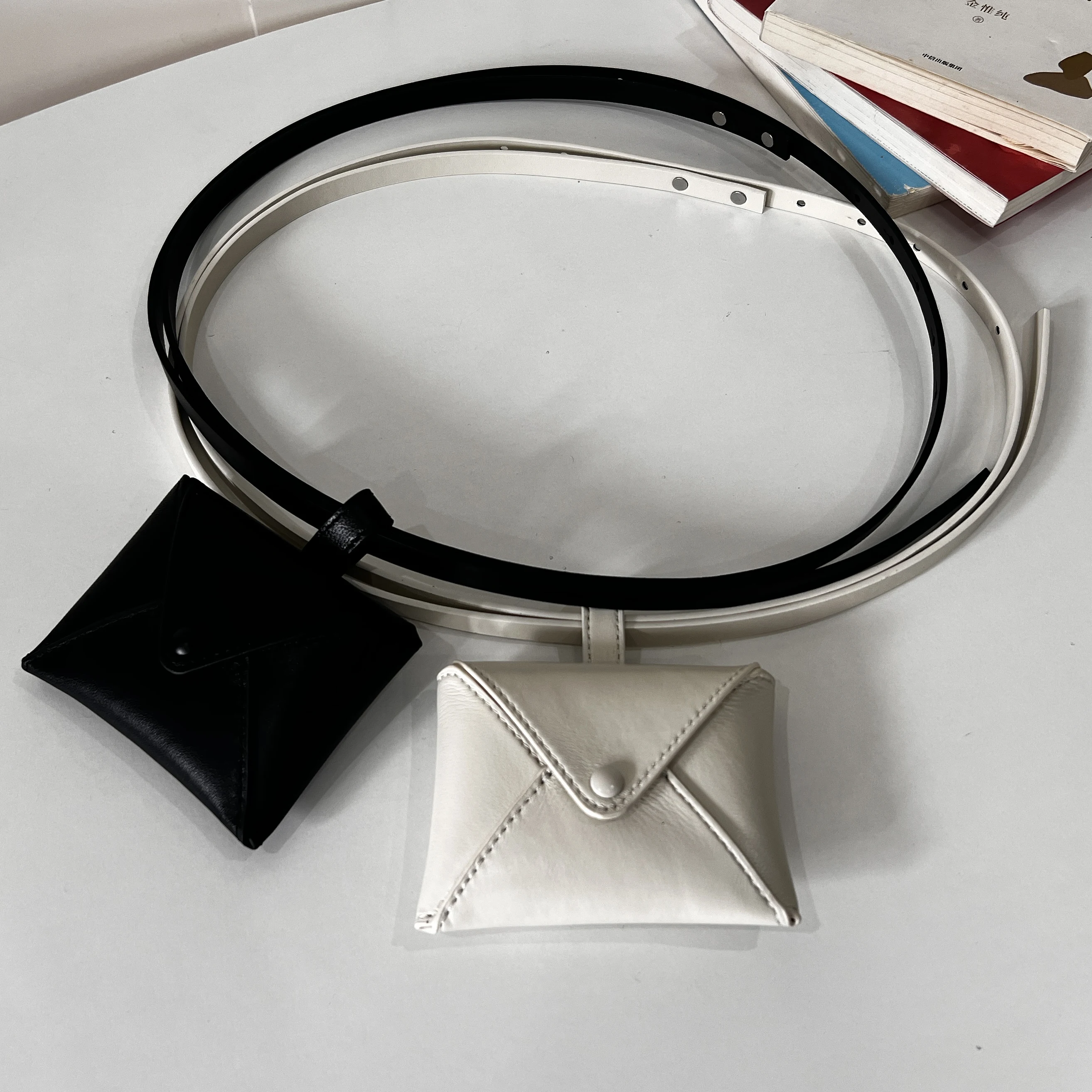 sac-banane-polyvalent-en-cuir-veritable-pour-femme-petit-sac-fin-en-peau-de-mouton-avec-ceinture-fine-et-lisse-bleu