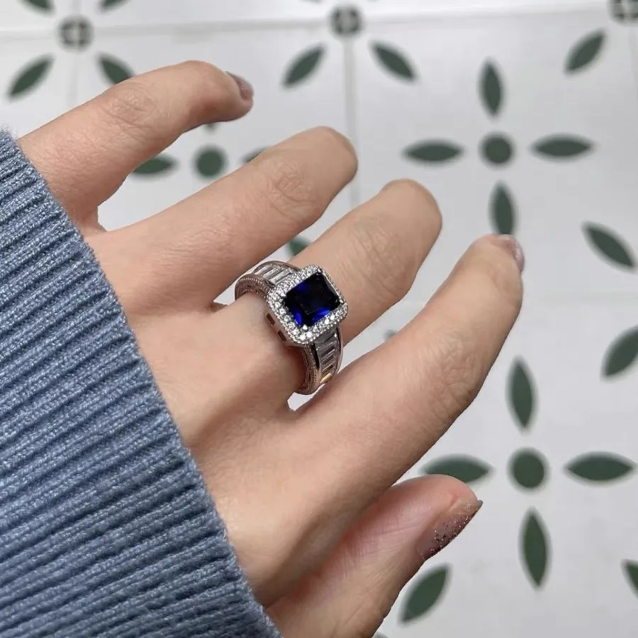 A High-end Ring with Women's Sapphire and Zircon Inlay, Exquisite and Versatile Jewelry with Exquisite Temperament