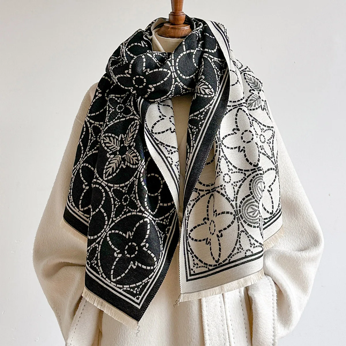 Scarf Women Autumn Classical Round Floral Jacquard Wool Blend Imitation Cashmere Neck Warmer Vintage Shawl Wrap Neck Scarf