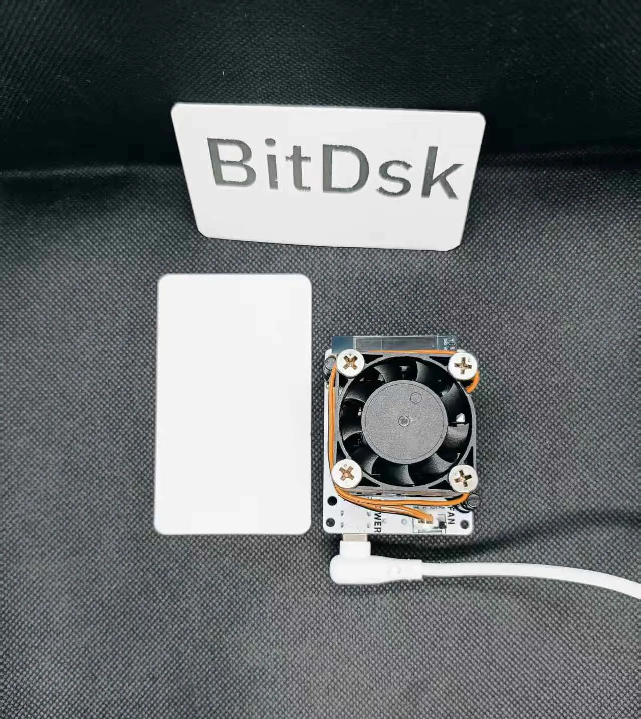 Bitdsk N8 - جهاز تعدين Bitcoin Asic صغير الحجم