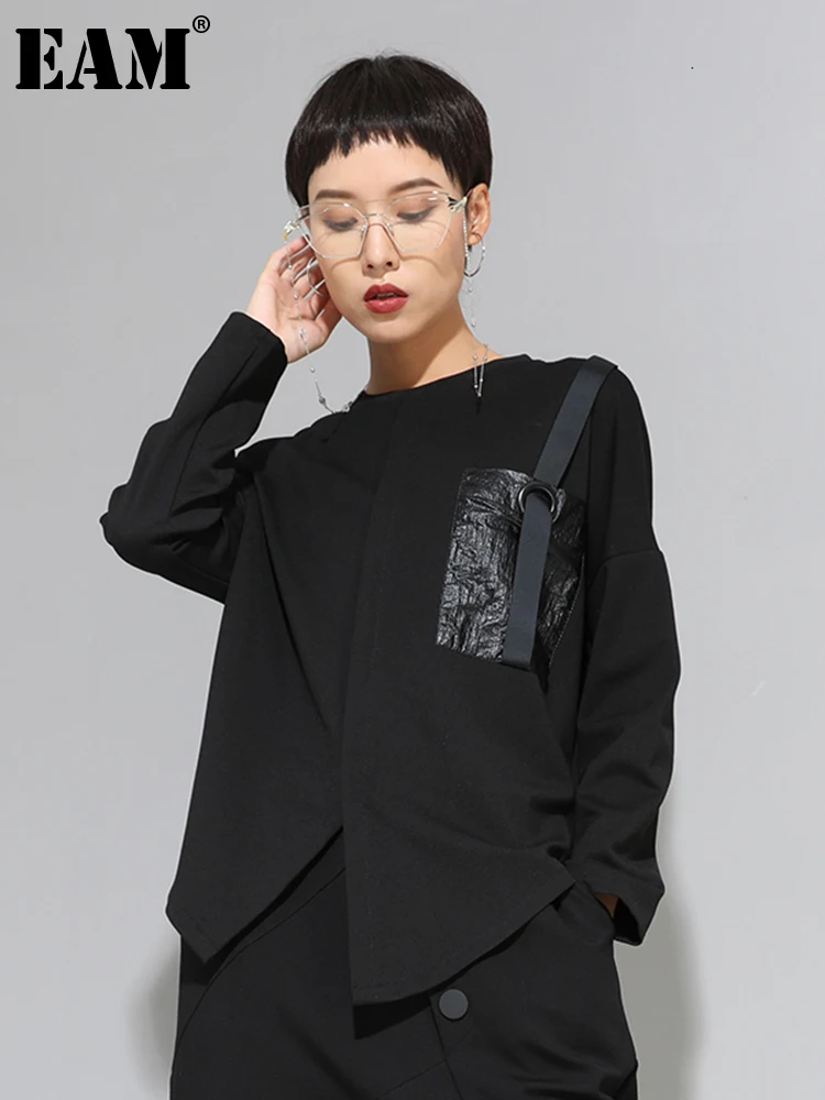 [EAM] Women Black Buckle Stitch Big Size Asymmetrical T-shirt New Round Neck Long Sleeve Fashion Tide  Spring Autumn 20241D679