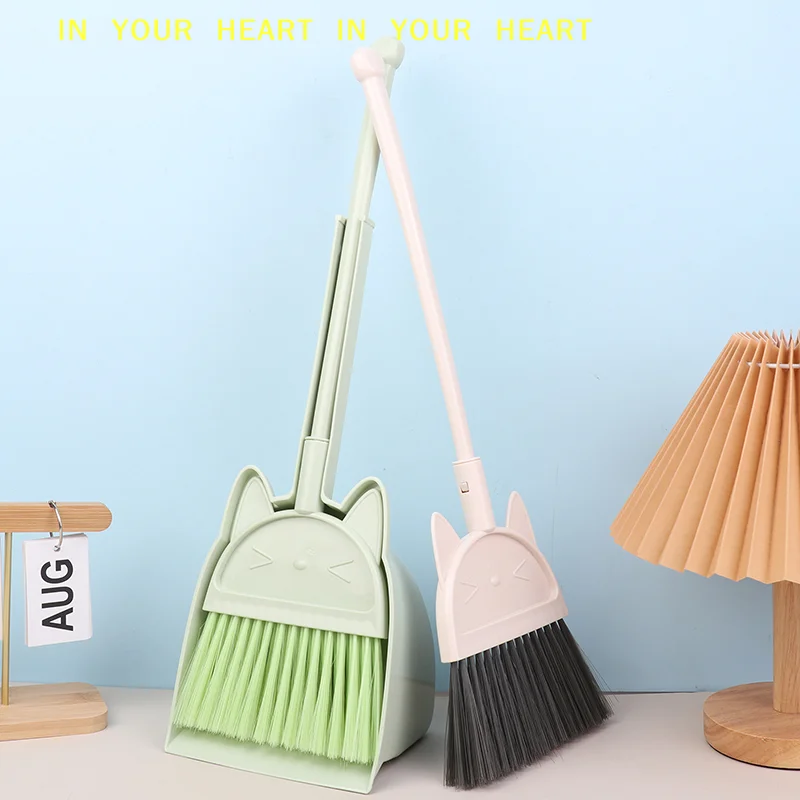 【X】1 Set Cartoon Flexible Bris - Kids Outdoor Broom 评论和价格