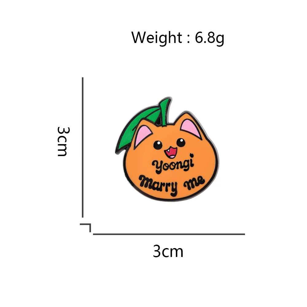 Niedliche orangefarbene Katze Yoongi „Heirate mich“ Emaille-Pin Kpop-Merchandise Fangeschenk Brosche für Rucksack Kleidung Konzert Fanmeet Accessoire – Detail 2