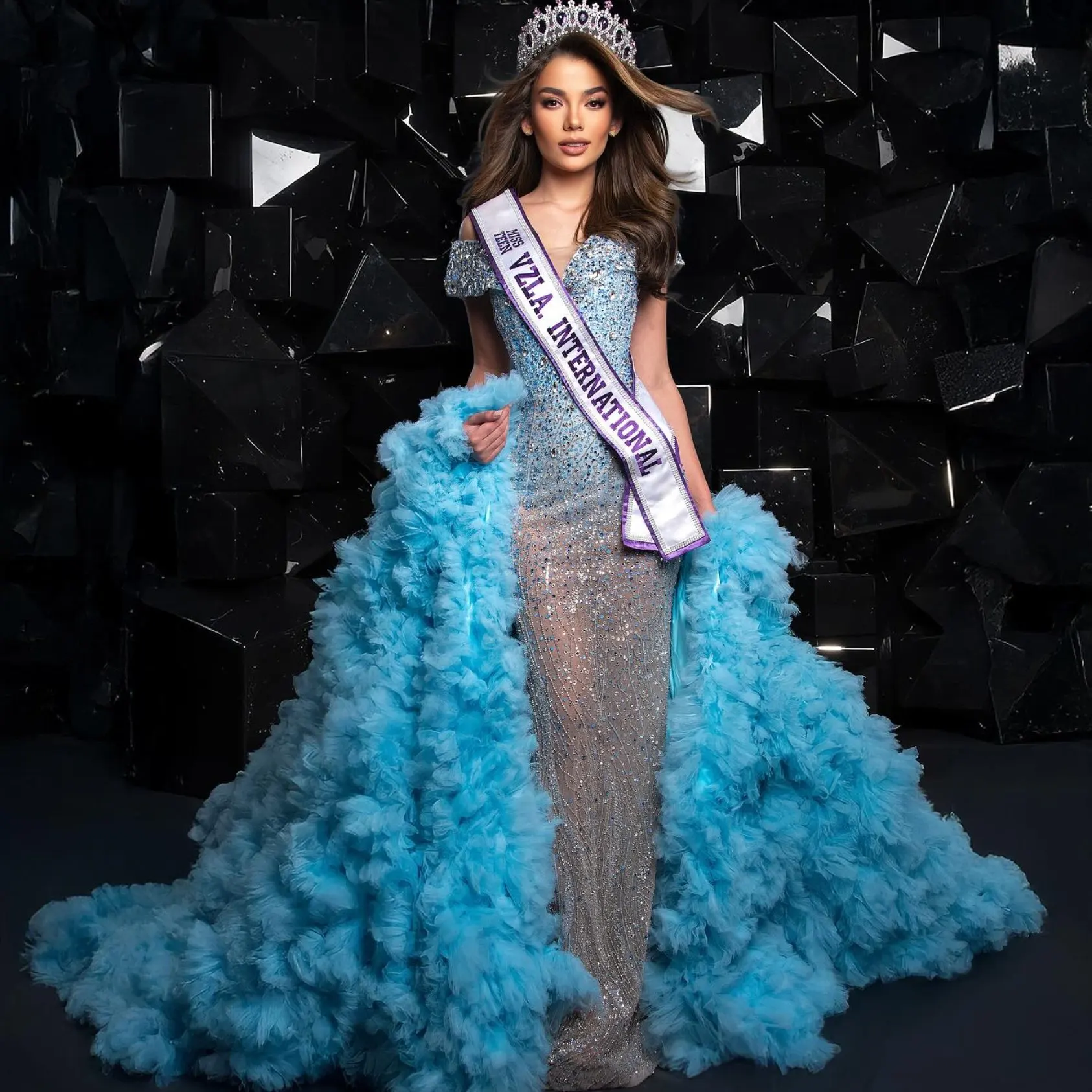 

Эффектная синяя тюлевая юбка с блестящим сетчатым слоем, длинный шлейф, бальное платье, юбка для официальных мероприятий, юбки для официальных мероприятий, индивидуальный заказ