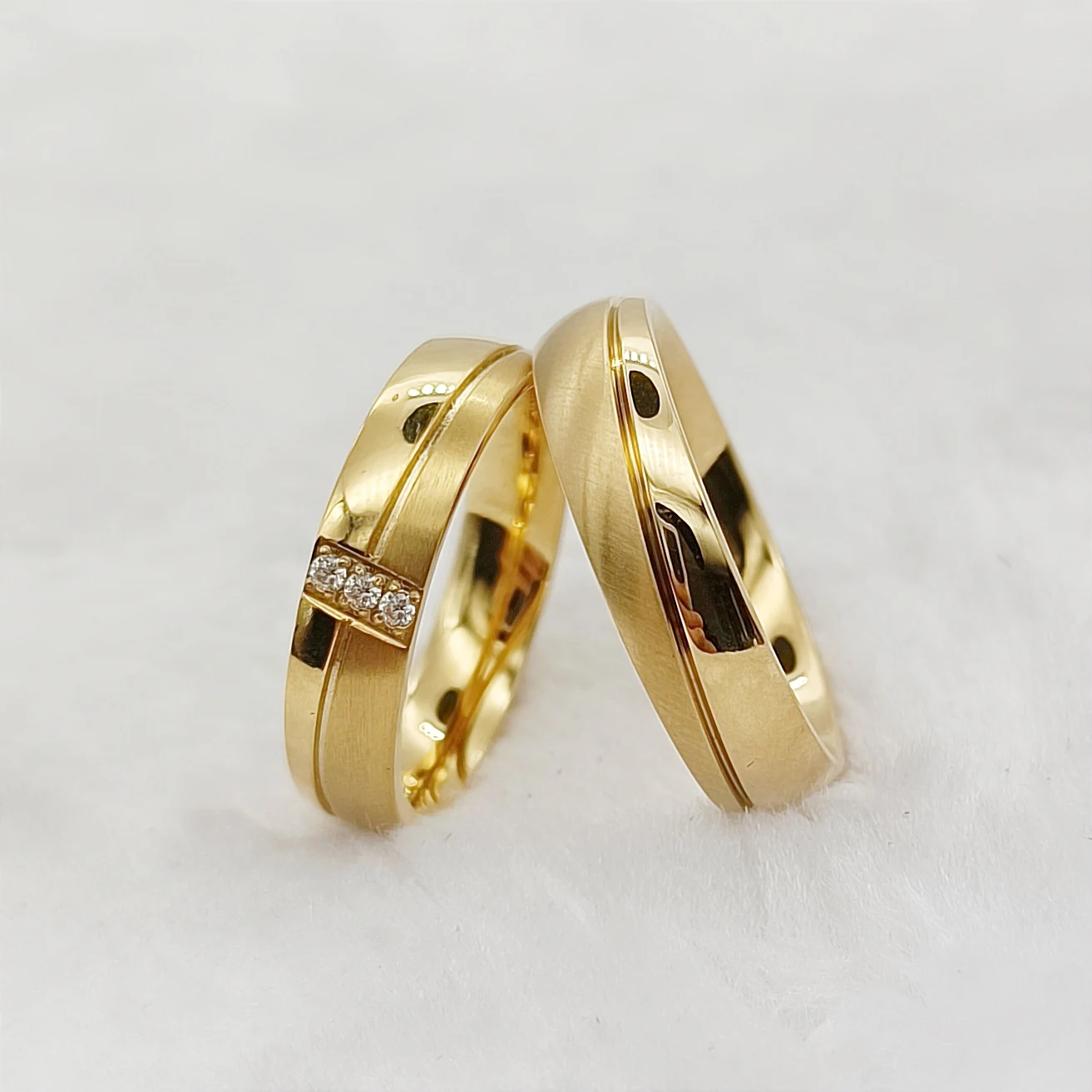 2pcs 18k Gold Plated Wedding Rings Set for Couples Surgical Stainless Steel Fashion Jewelry Alliance