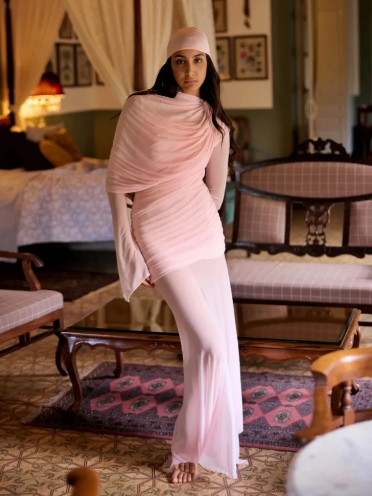 Elegante vestido largo fruncido rosa transparente con mangas largas – Vestido de noche transparente femenino para eventos formales y fiestas nocturnas
