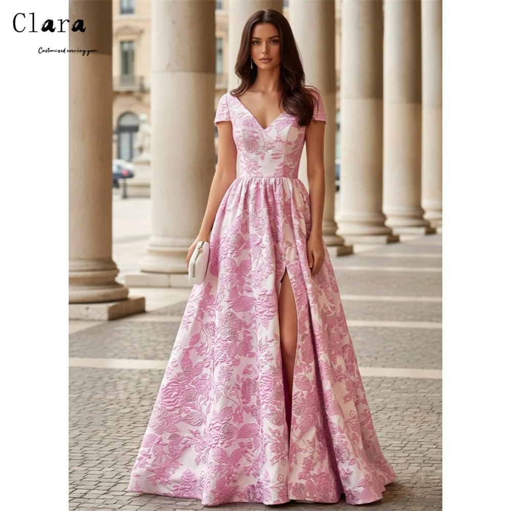Clara Maßgeschneidertes Rosa A-Linien-Kleid mit Seitenschlitz und V-Ausschnitt für Partys 2026 Damen-Abendkleid Luxuriöse Kleider für Abschlussbälle 2026 Elegant
