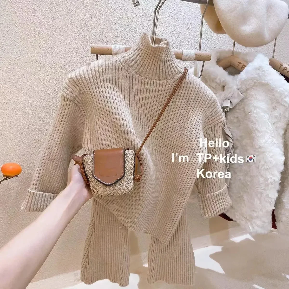 

2026 Autumn and Winter Girls' Solid Color Sweater Undercoat Bell bottom Pants Set Baby Casual Two Piece Set Kids Outfits