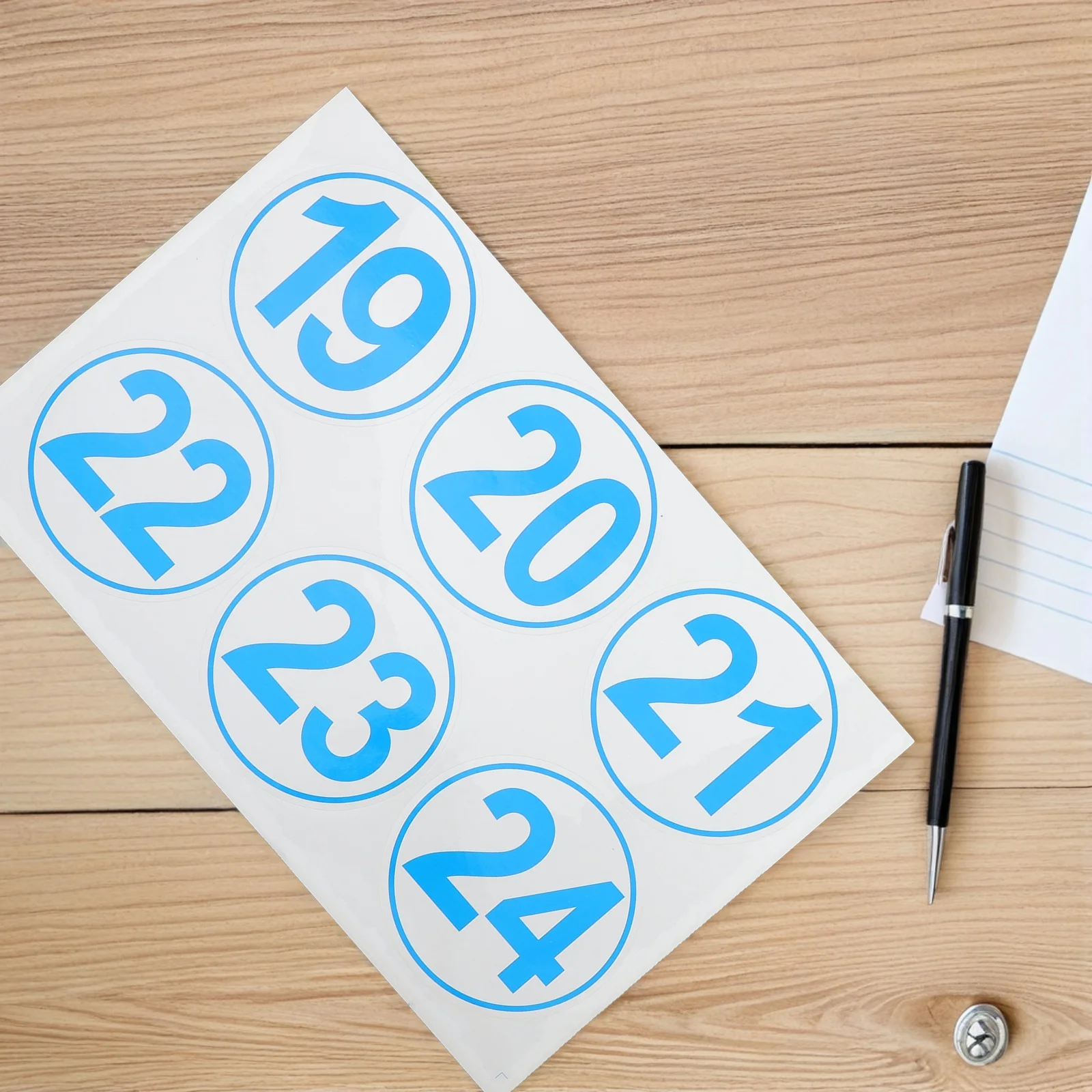 

18pcs Self-adhesive Blue Large Number Stickers Classroom Floor Labels Preschool Kindergarten Spot for Wood Tile Carpet