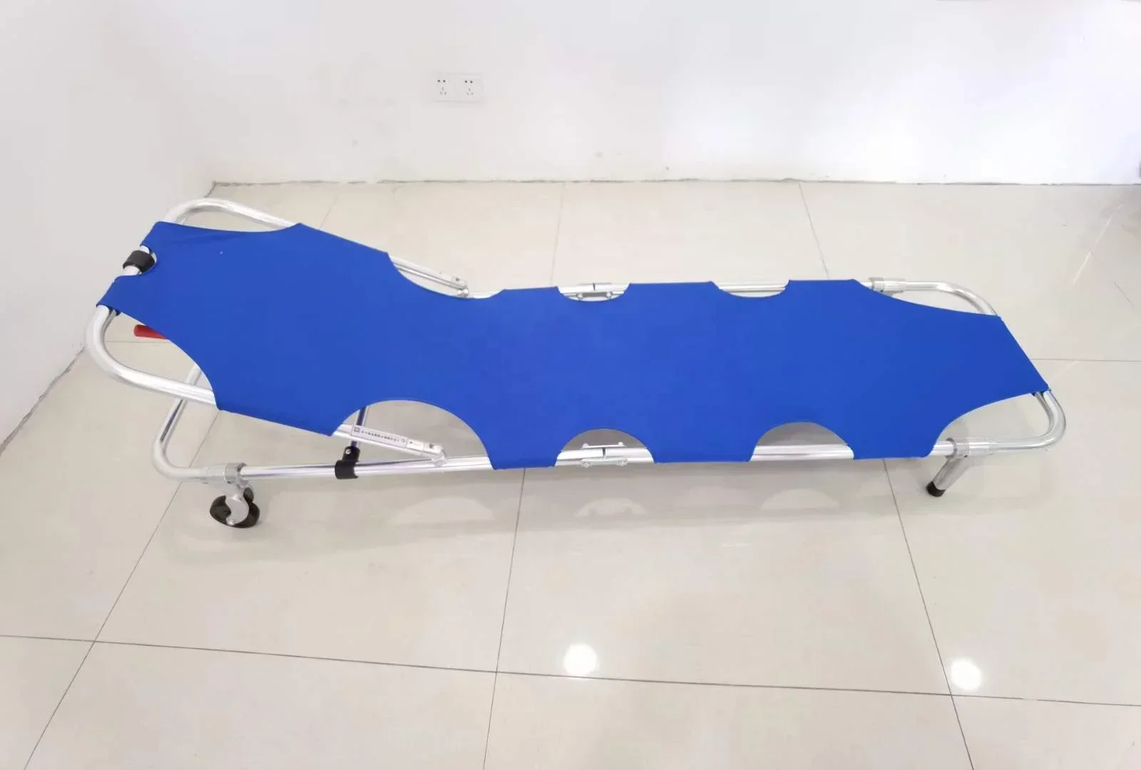 Medical Emergency Ambulance Stretcher Folding Two-Fold Design for Quick Transports Hot Sales Healthcare Equipment