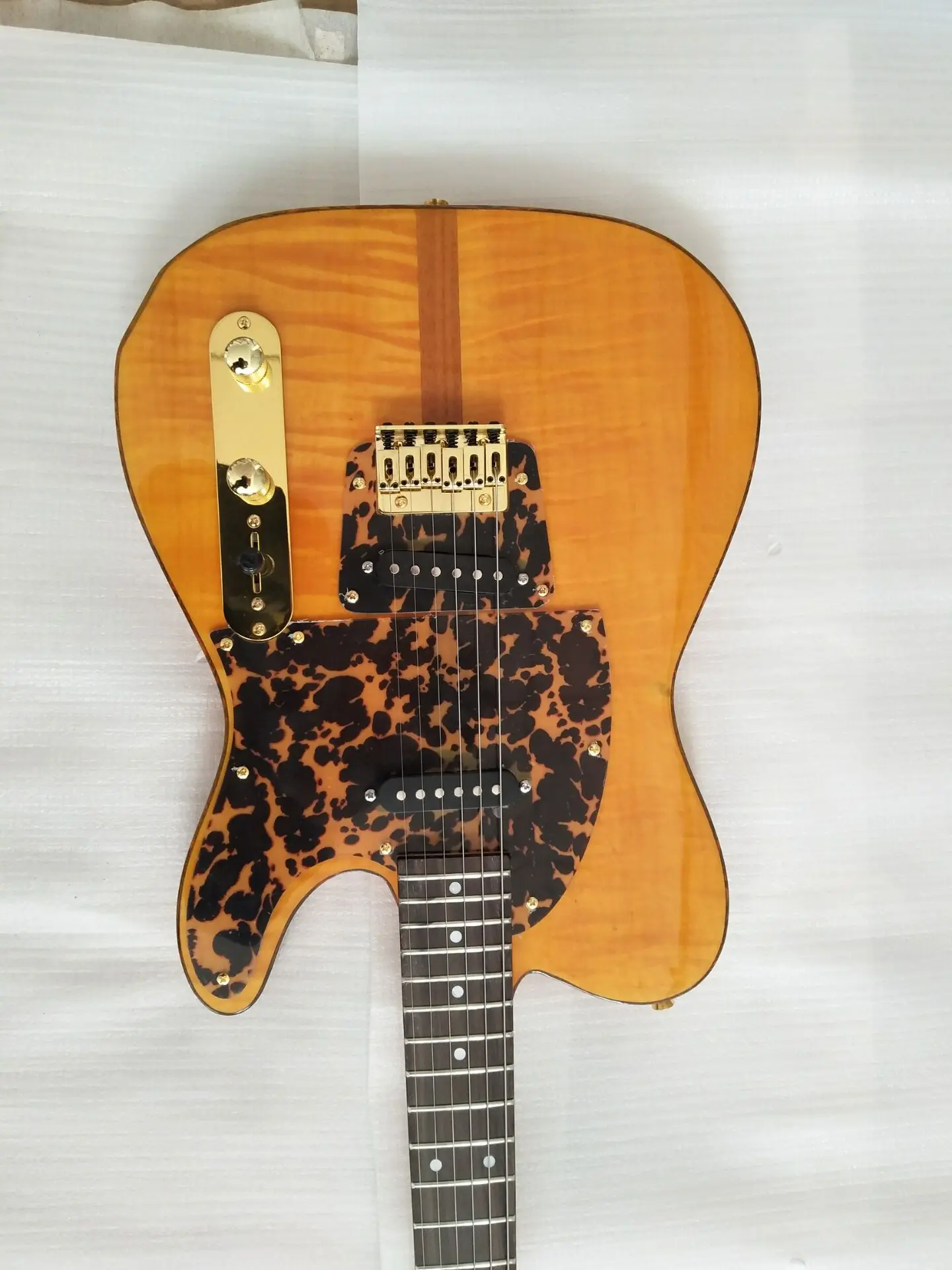 Left Hand Right Body Blonde Flame Maple Top & Back Mad Cat Electric Guitar Leopard Pickguard & Body Binidng Gold Hardware