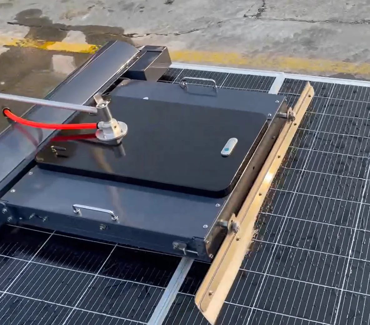 High Efficiency Solar Panel Cleaning Robot Remote Control with Cleaning Brush Type Solar Panel Robot