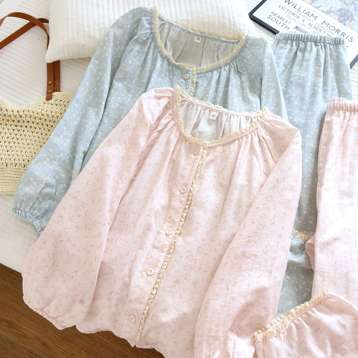 

Корейский стиль: Цветочный пижамный комплект с кружевом, кардиган с круглым вырезом, прямые брюки, тонкий домашний костюм для весны и лета, женский комплект из двух предметов