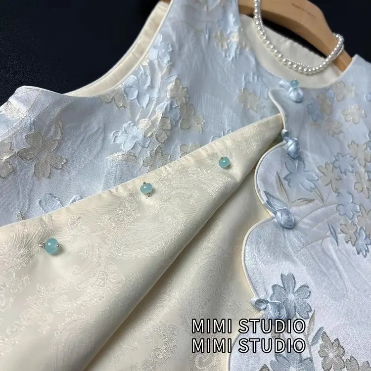 Retro style new Chinese relief printed vest women's 2025 summer new national style temperament satin sleeveless short top