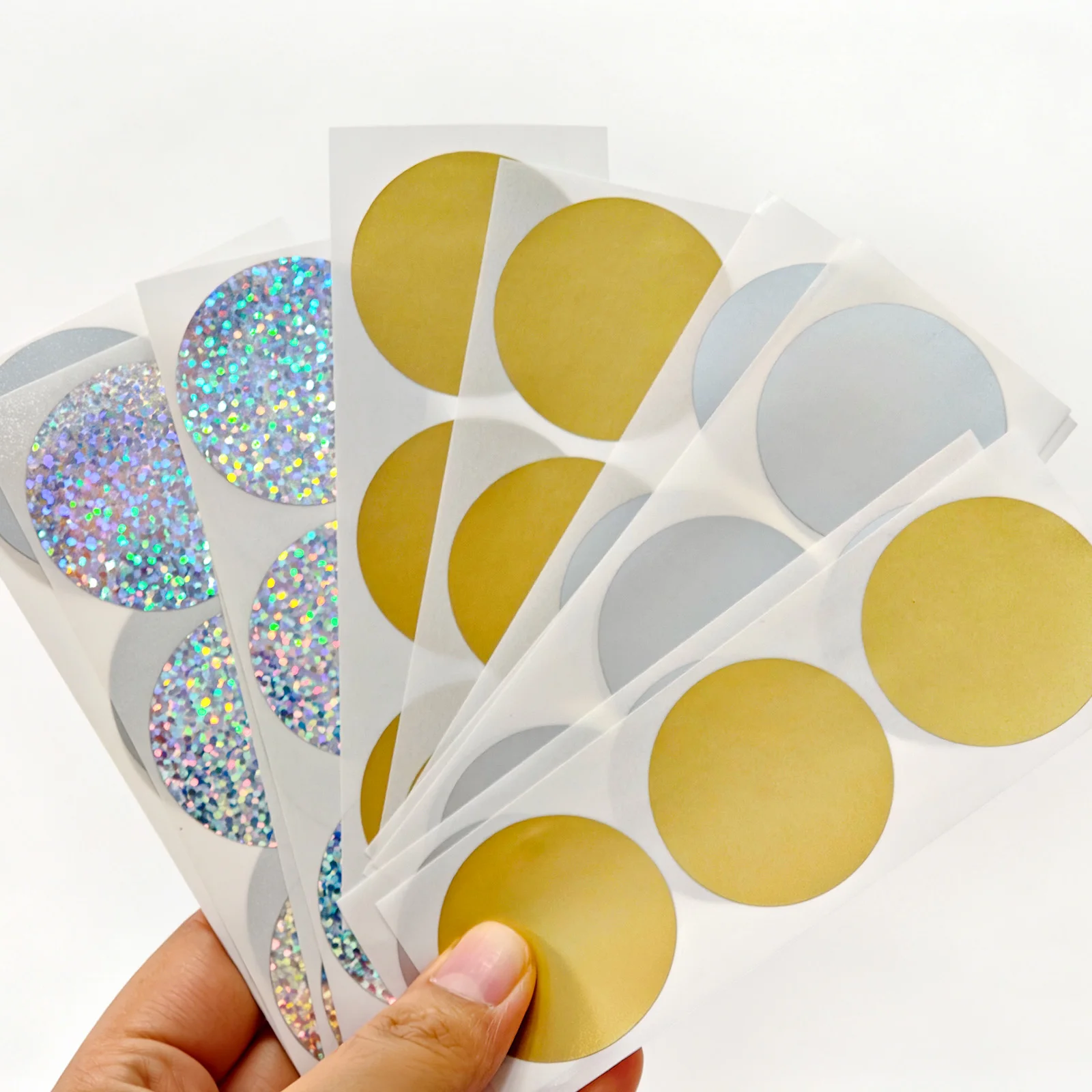 

100Pcs 1.5 inch 38mm Circular Scratch Sticker Gold Silver Holographic Scratch Label Sticker For Scratch Card