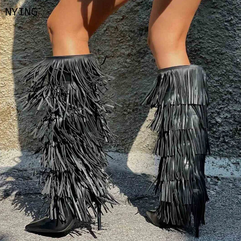 

2026, черные кожаные сапоги до колена с бахромой, женские весенние уникальные туфли на высоком каблуке с острым носком, модные пикантные длинные сапоги