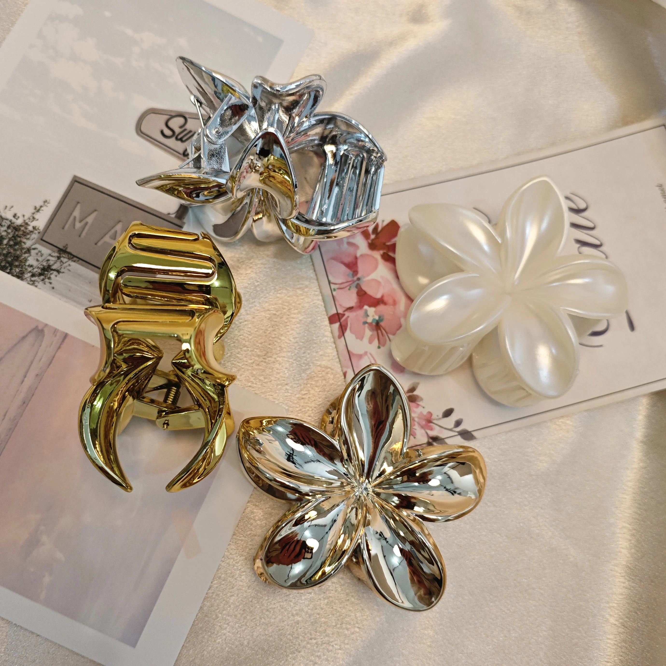 1-4Pcs Fashion Flower Hair Claw Clips for Women Gold Silver Color Large Hairpins Ponytail Shark Clip Headdress Hair Accessories image 5