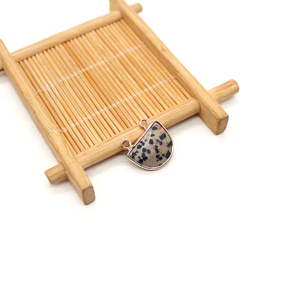 

Полукруглые подвески из натурального аметиста с граненым электролитически покрытым краем и двумя отверстиями для рукоделия и изготовления украшений