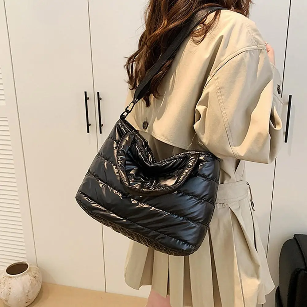 Damenhandtaschen, leichte Puffy-Handtasche mit großem Fassungsvermögen, gesteppte Schultertasche mit verstellbarem Riemen, Puffer-Tragetasche, Einkaufstasche – Detail 6