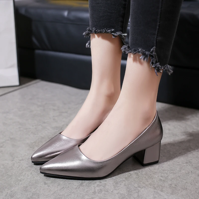 2022 Spring and Autumn New Shallow Mouth Shoes Women\'s Fashion Casual All-match Mid-heel Set Toe High-heeled Shoes Women