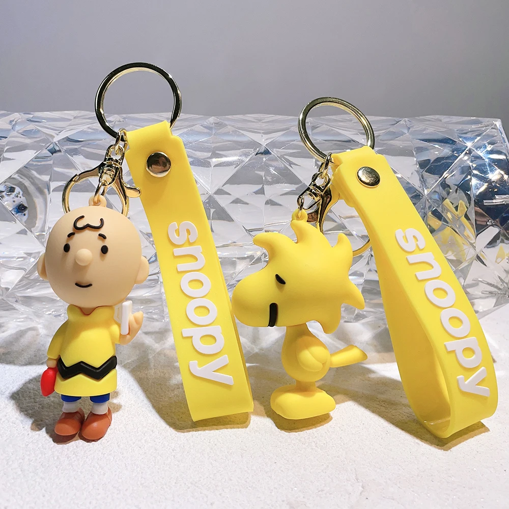 Chaveiro de Desenho Animado Snoopy, Pingente de Boneco Charlie, Pequeno Pingente para Carro, Presente Pequeno para Meninas e Casais, Natal