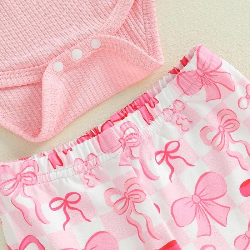 طقم ملابس للفتيات الصغيرات مكون من 3 قطع مع سروال سفلي بأكمام مكشكشة وطبعة زهور وعصابة رأس متطابقة