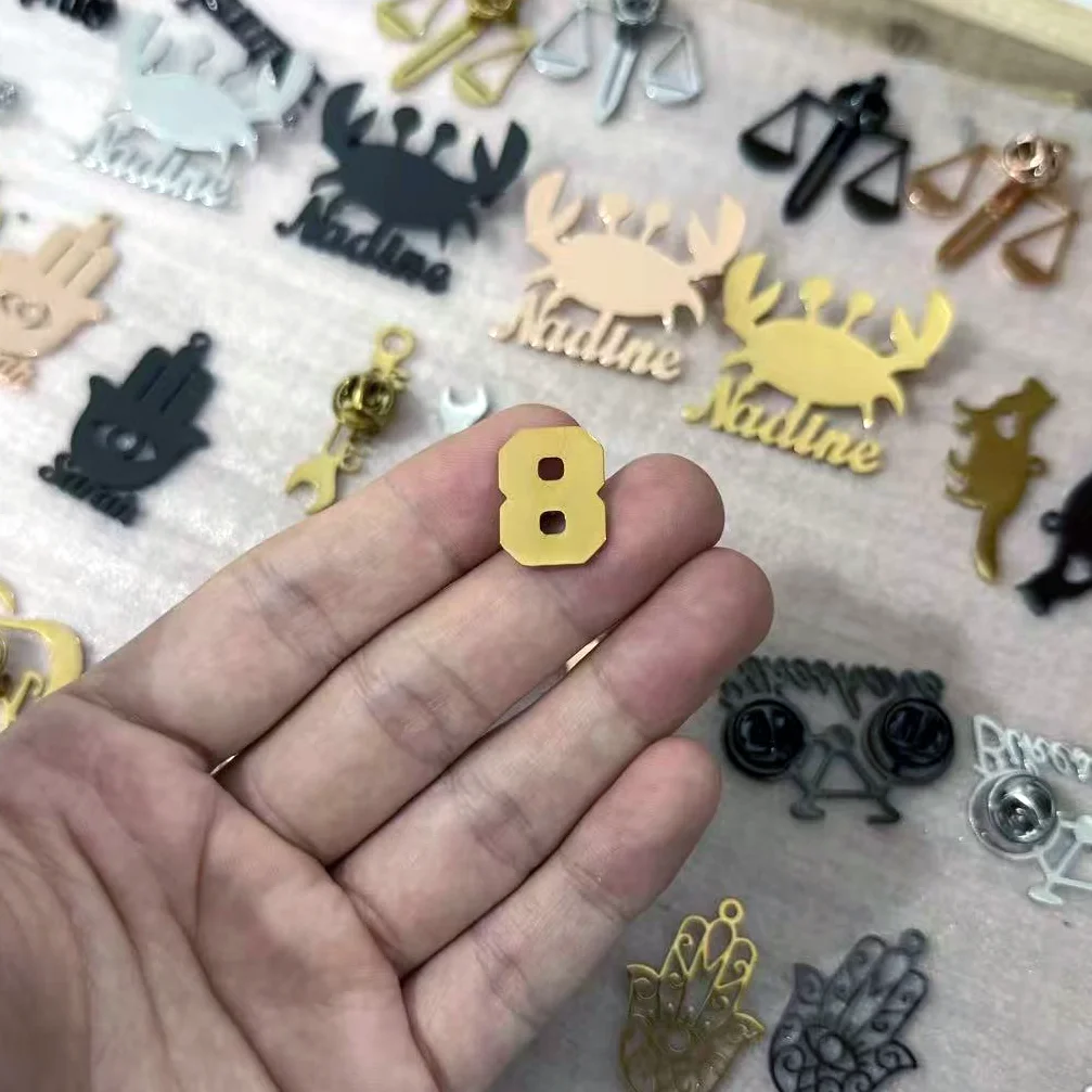 

Custom Lucky Number 8 Lapel Pin Personalized Digit Badge Multiple Color Options Stainless Steel for Men Business Suit Accessory