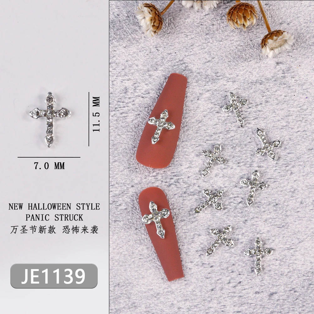 10 Stück Luxus Silber Gold Kreuz Nail Art Charms Punk Metall Kreuz Kristall Strass Nagel Edelsteine 3D Halloween Nail Art Dekoration